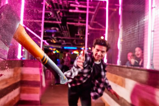Boom Battle Bar to bring Prosecco Pong and more to The Victoria!